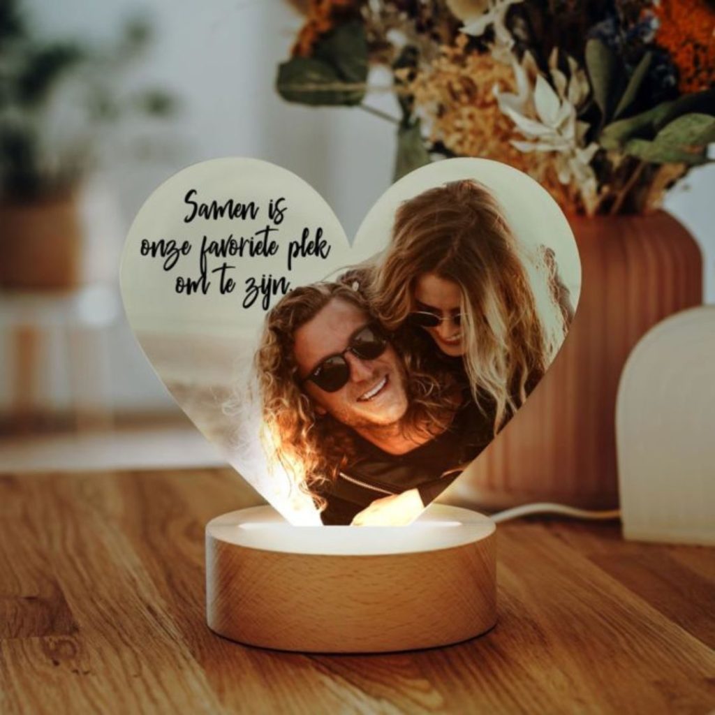 Gepersonaliseerde Led Lamp met Hart als leuk uniek Bruiloft cadeau