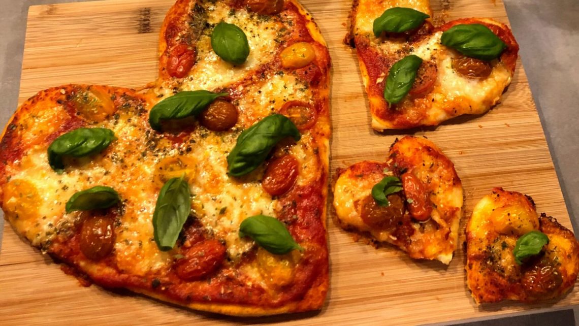 Zelf pizza maken makkelijk en romantisch pizza Margherita recept