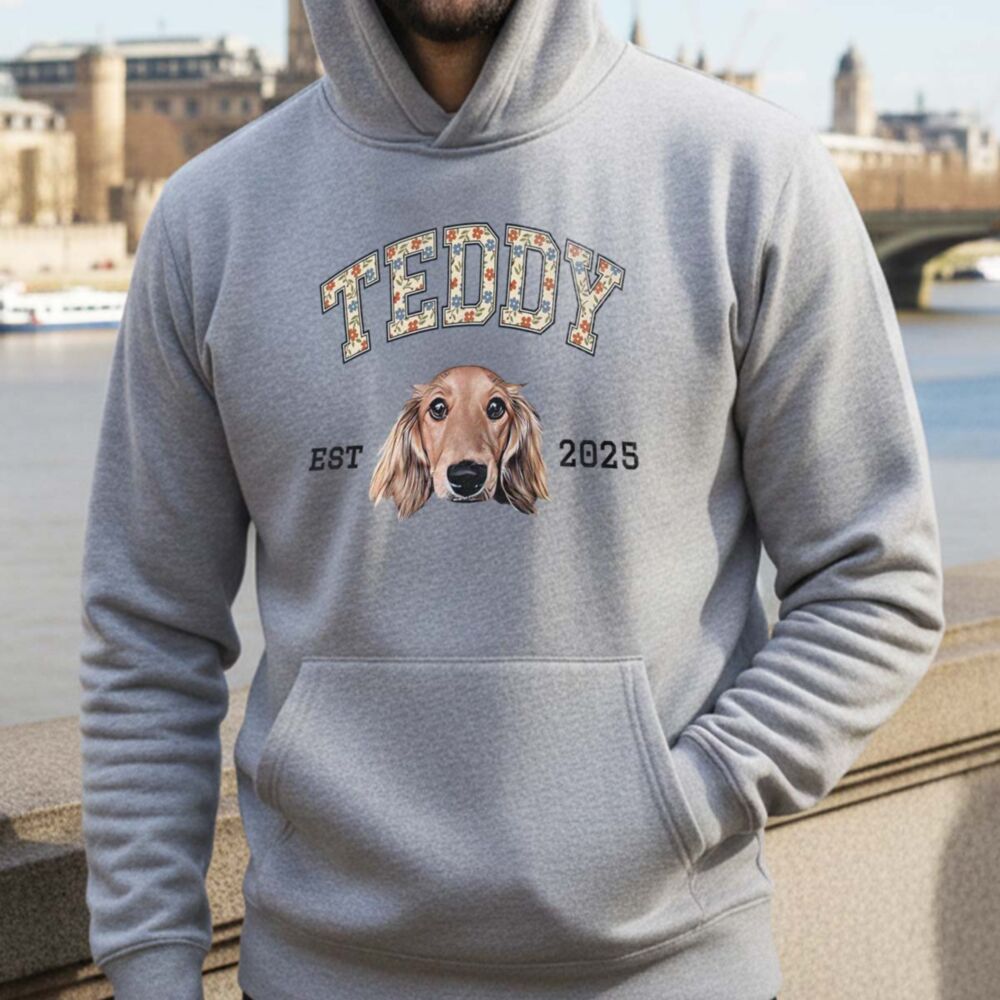 Personalisierter Kapuzenpullover mit Haustier-Porträt, Namen und Jahr – College Design