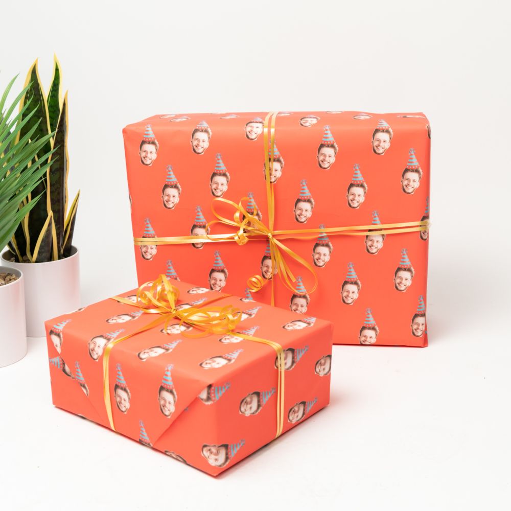 Personalisierbares Geschenkpapier mit Gesicht und Partyhut