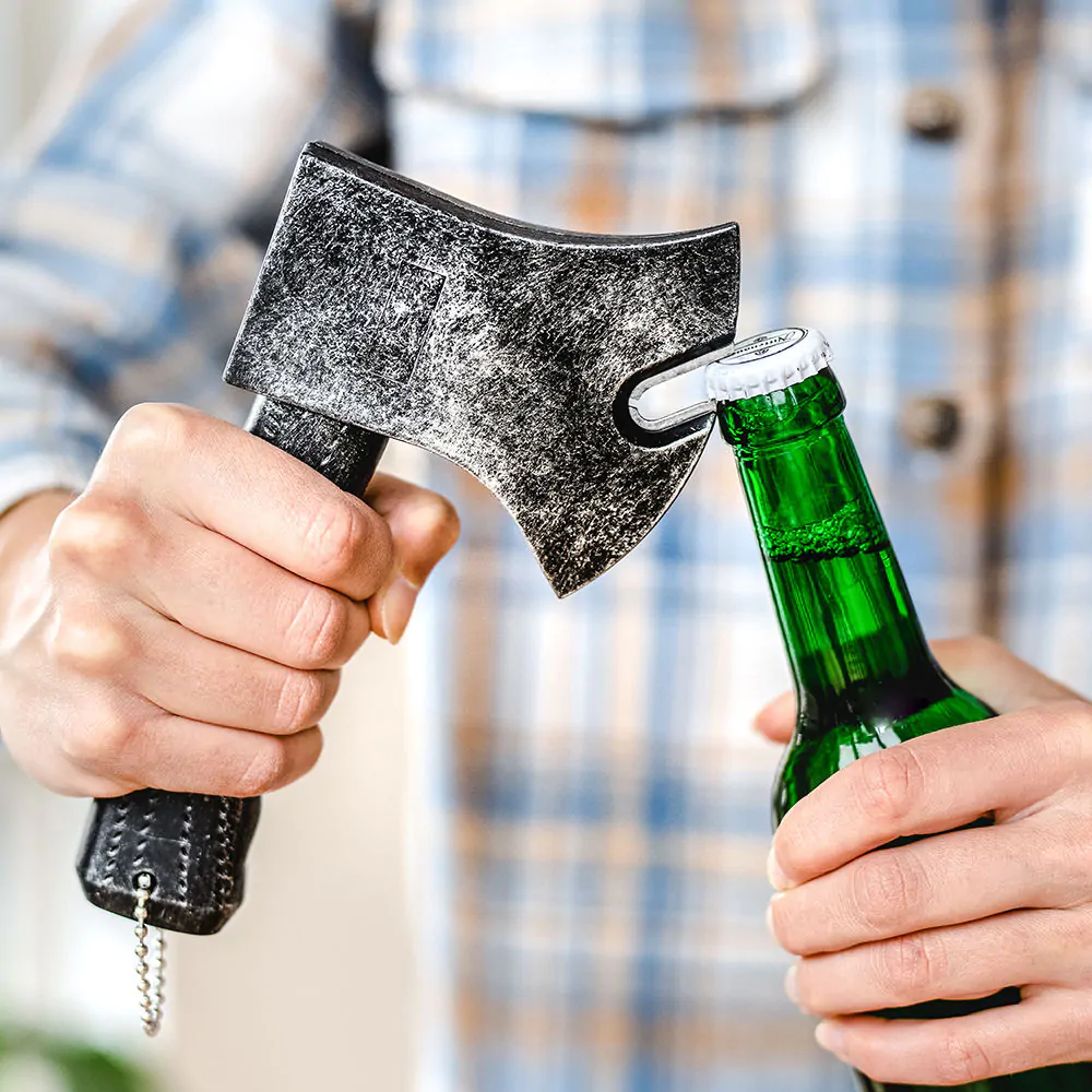 Flesopener in de vorm van een bijl