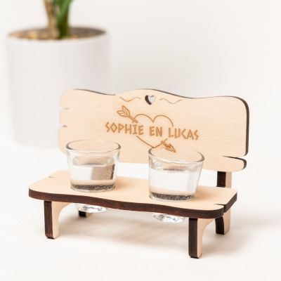 Shotjes Bankje met Gravure