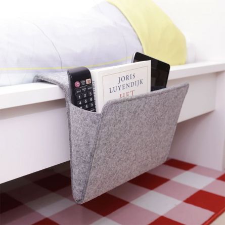 Praktische tasje voor aan het bed