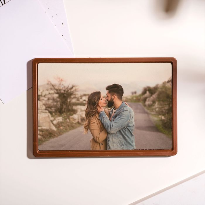Gepersonaliseerde chocolade als kaart met foto