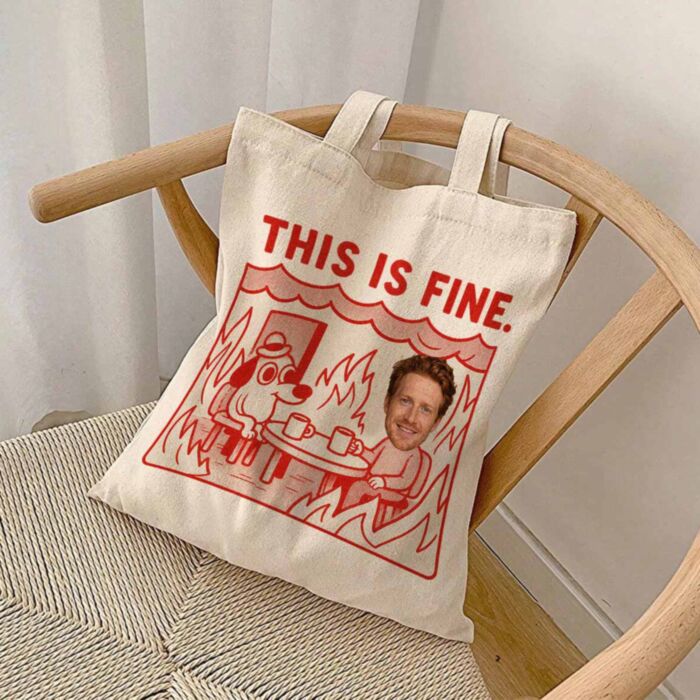 Canvas tas met foto bedrukken This Is Fine meme