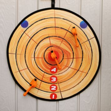 Bijl gooi spel voor binnen