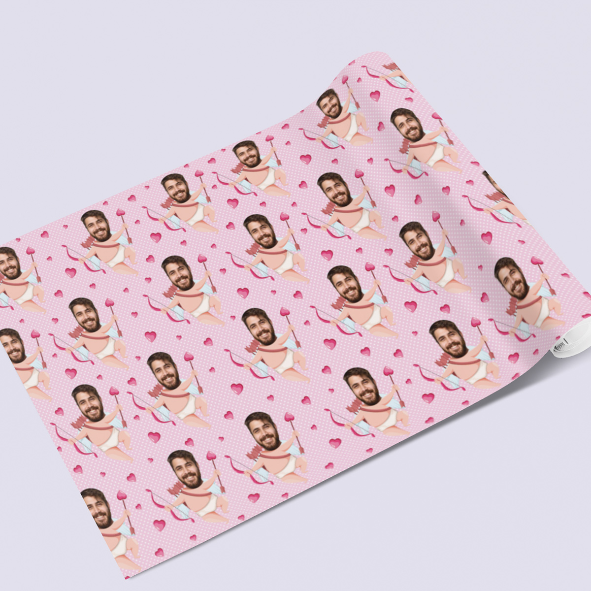 Inpakpapier met gezicht op liefdesachtergrond