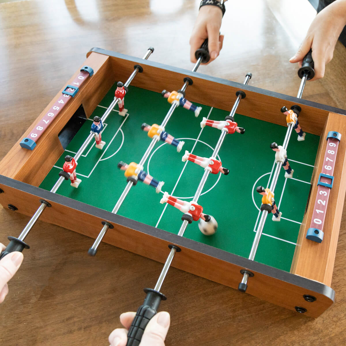 Tafelvoetbal set, voetbal, kicker, bar, café, kickeren, sport, man, zoon, broer, mancave, hobby, feest, party, bal, Spelletjes, Mannen cadeaus, Cadeau voor vriend, Cadeau voor broer, Cadeau voor vader, Vaderdag cadeau Tafelvoetbal set, voetbal, kicker, bar, café, kickeren, sport, man, zoon, broer, mancave, hobby, feest, party, bal, Spelletjes, Mannen cadeaus, Cadeau voor vriend, Cadeau voor broer, Cadeau voor vader, Vaderdag cadeau