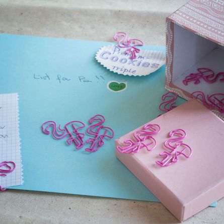 Flamingo paperclips