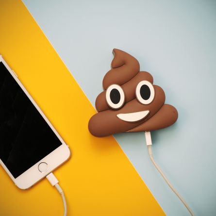 Poop Emoji oplader voor smartphones