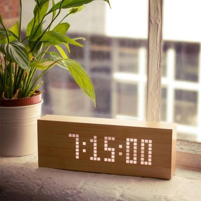 Cadeau voor zus - Click Message Clocks van hout met led-lampjes
